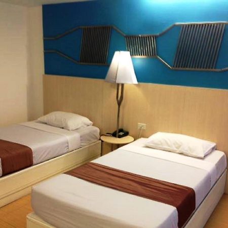 Highway Hotel Chiang Mai Exterior photo