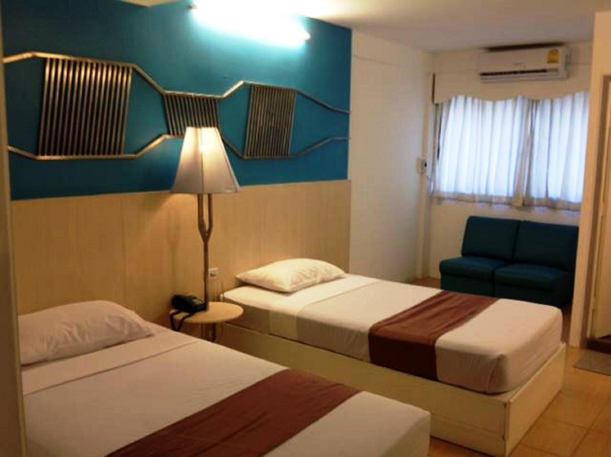 Highway Hotel Chiang Mai Exterior photo